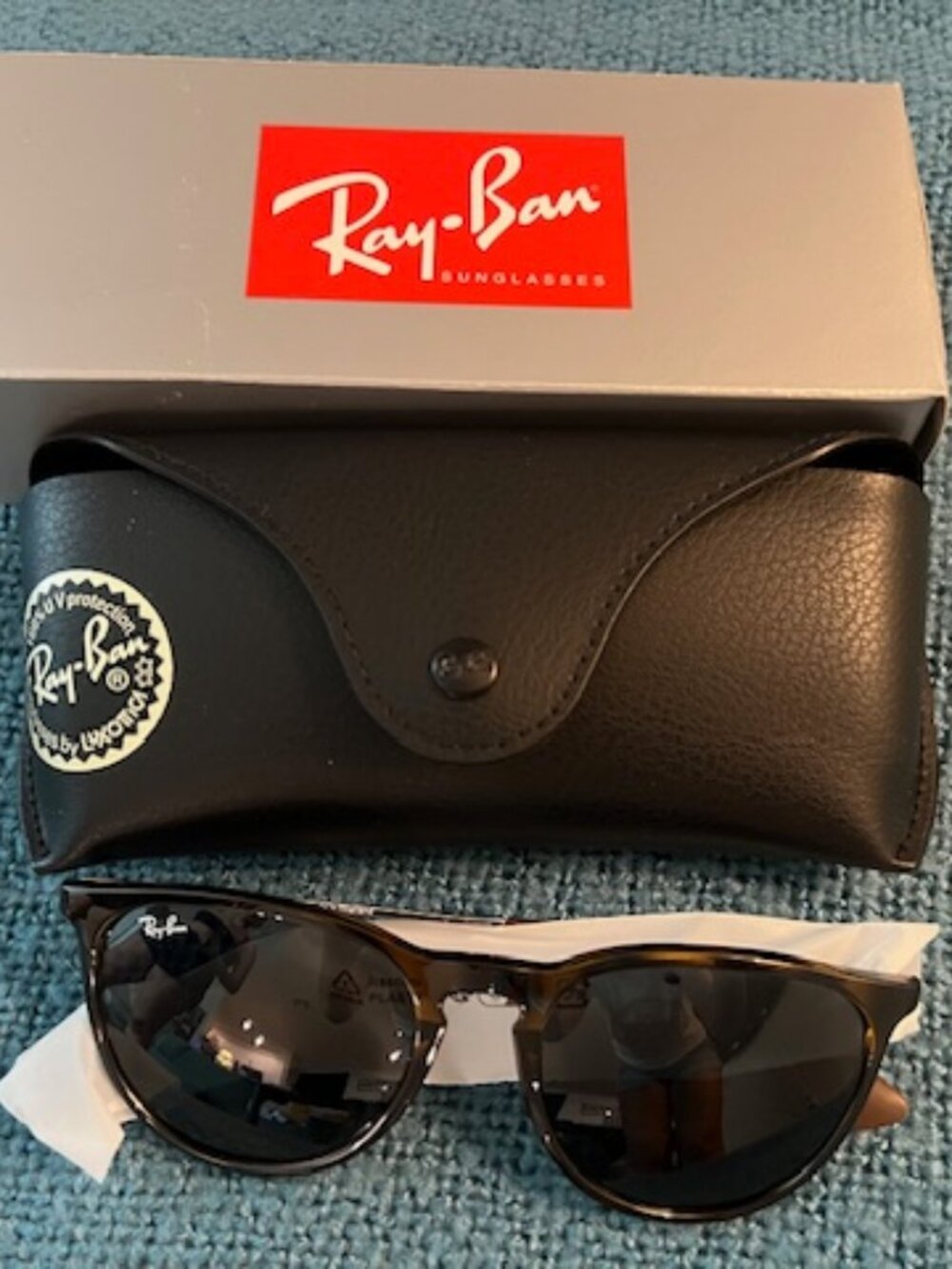 BRAND NEW RAY-BAN SUNGLASSES ERIKA 0RB4171